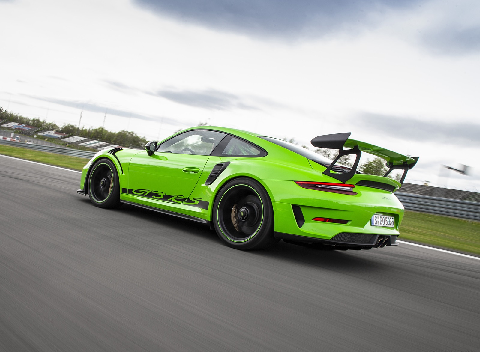 2019 Porsche 911 GT3 RS (Color: Lizard Green) Rear Three-Quarter Wallpapers #142 of 209