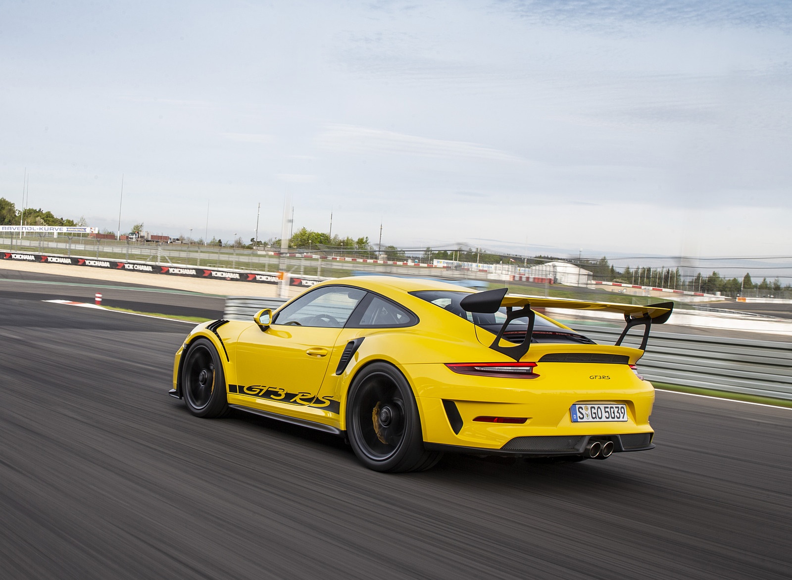 2019 Porsche 911 GT3 RS (Color: Racing Yellow) Rear Three-Quarter Wallpapers #45 of 209