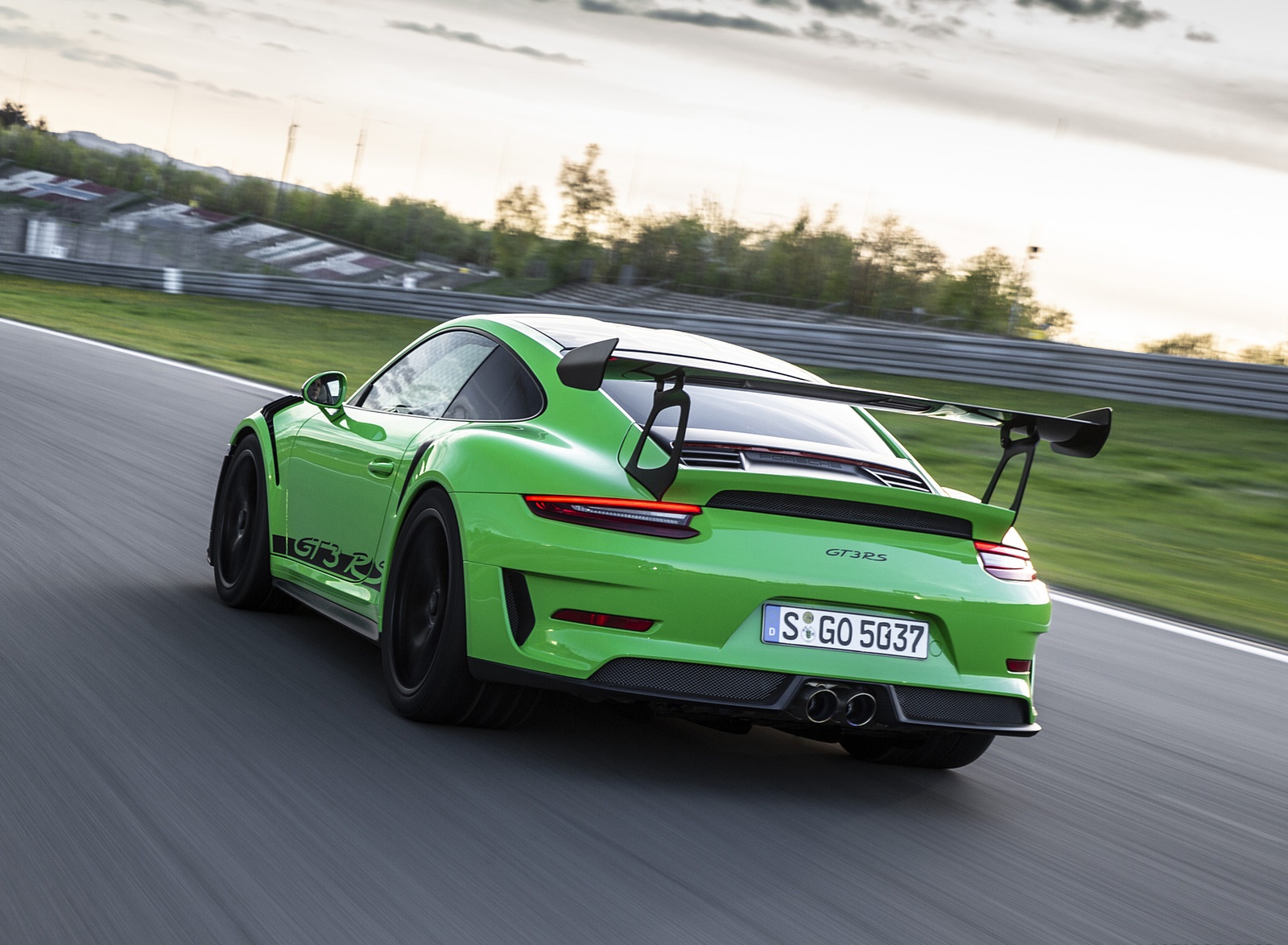 2019 Porsche 911 GT3 RS Weissach Package (Color: Lizard Green) Rear Three-Quarter Wallpapers #174 of 209