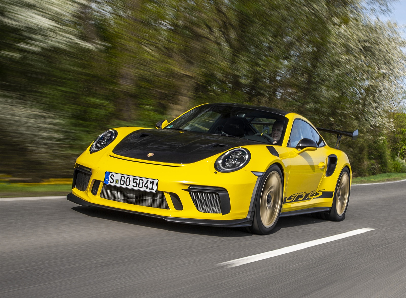 2019 Porsche 911 GT3 RS Weissach Package (Color: Racing Yellow) Front Three-Quarter Wallpapers #2 of 209