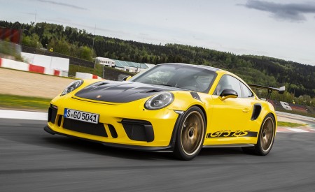 2019 Porsche 911 GT3 RS Weissach Package (Color: Racing Yellow) Front Three-Quarter Wallpapers 450x275 (3)