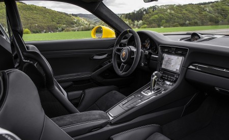 2019 Porsche 911 GT3 RS Weissach Package (Color: Racing Yellow) Interior Wallpapers 450x275 (23)