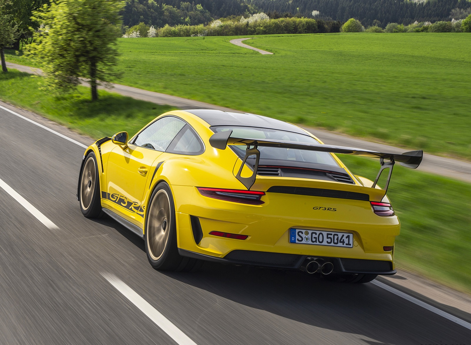 2019 Porsche 911 GT3 RS Weissach Package (Color: Racing Yellow) Rear Three-Quarter Wallpapers #5 of 209