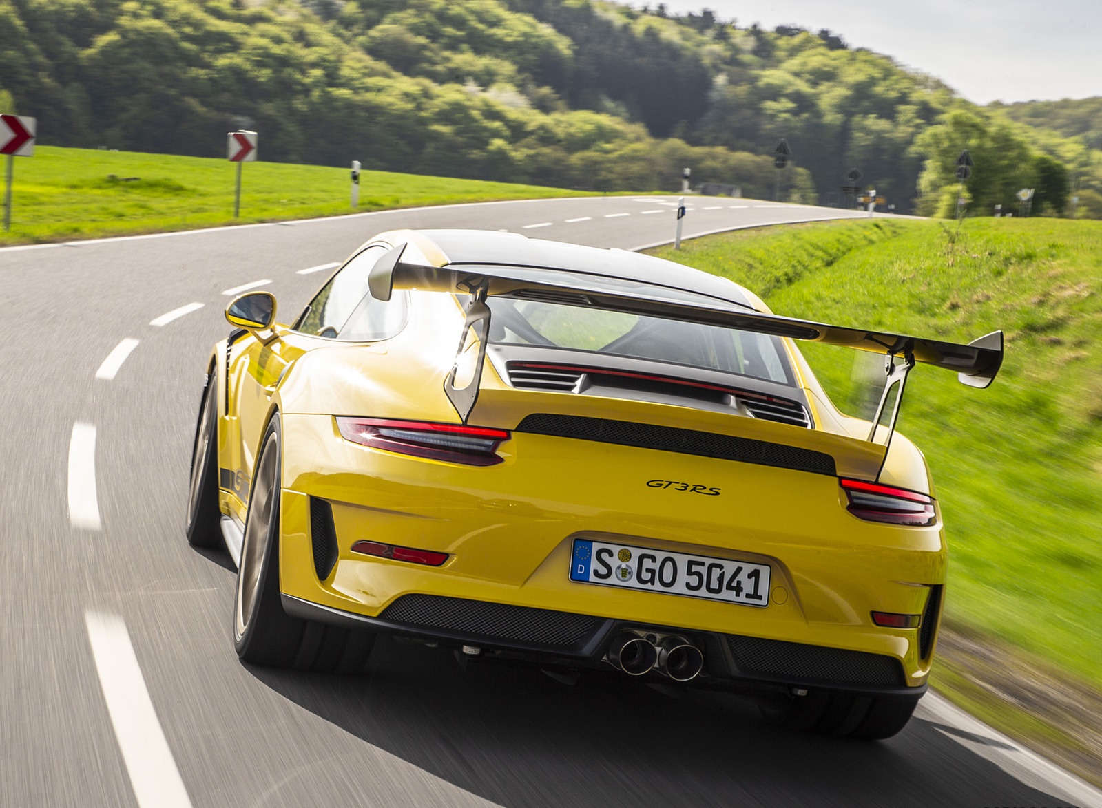 2019 Porsche 911 GT3 RS Weissach Package (Color: Racing Yellow) Rear Wallpapers (6)