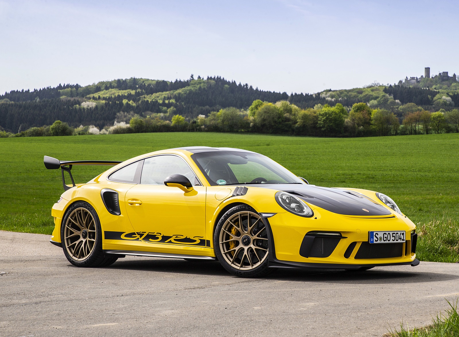 2019 Porsche 911 GT3 RS Weissach Package (Color: Racing Yellow) Side Wallpapers #11 of 209