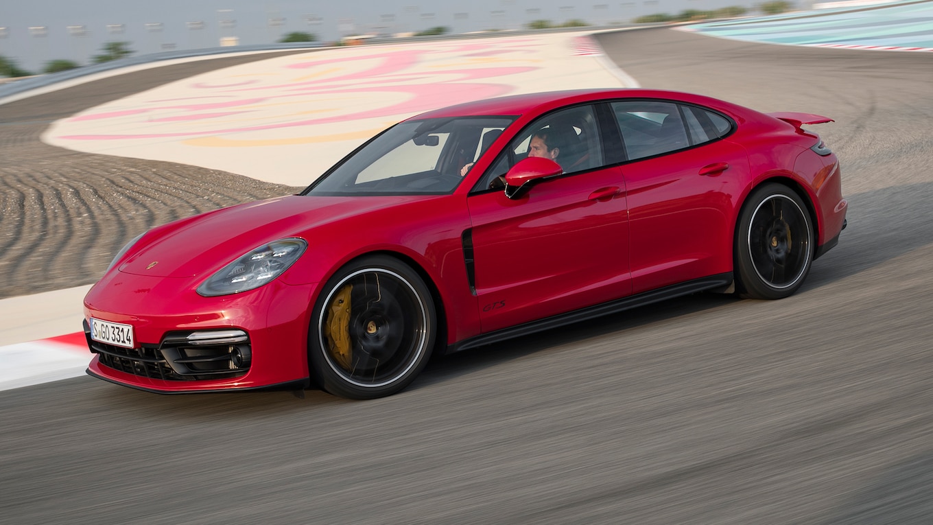 2019 Porsche Panamera GTS (Color: Carmine Red) Front Three-Quarter Wallpapers #56 of 113