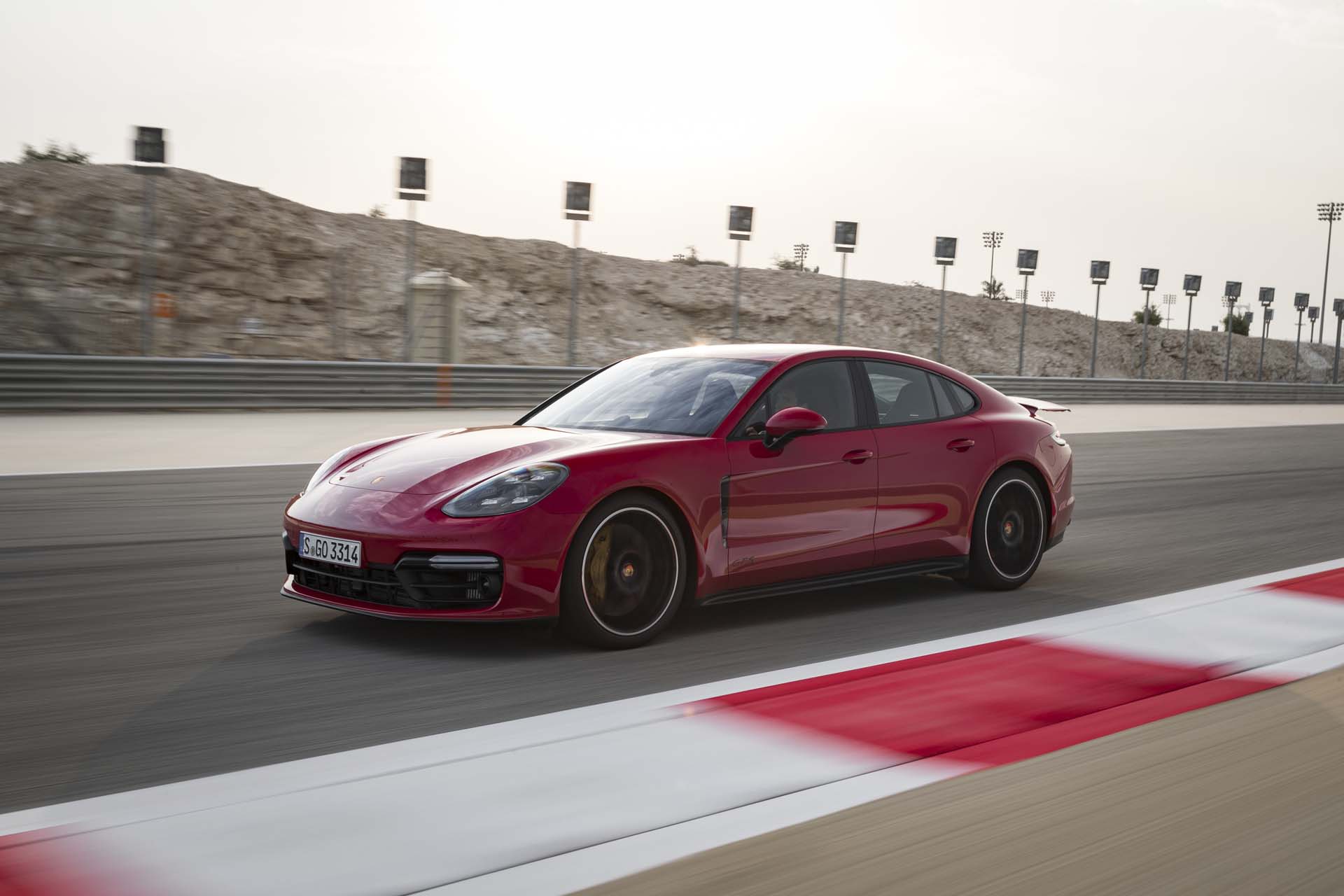 2019 Porsche Panamera GTS (Color: Carmine Red) Front Three-Quarter Wallpapers #67 of 113