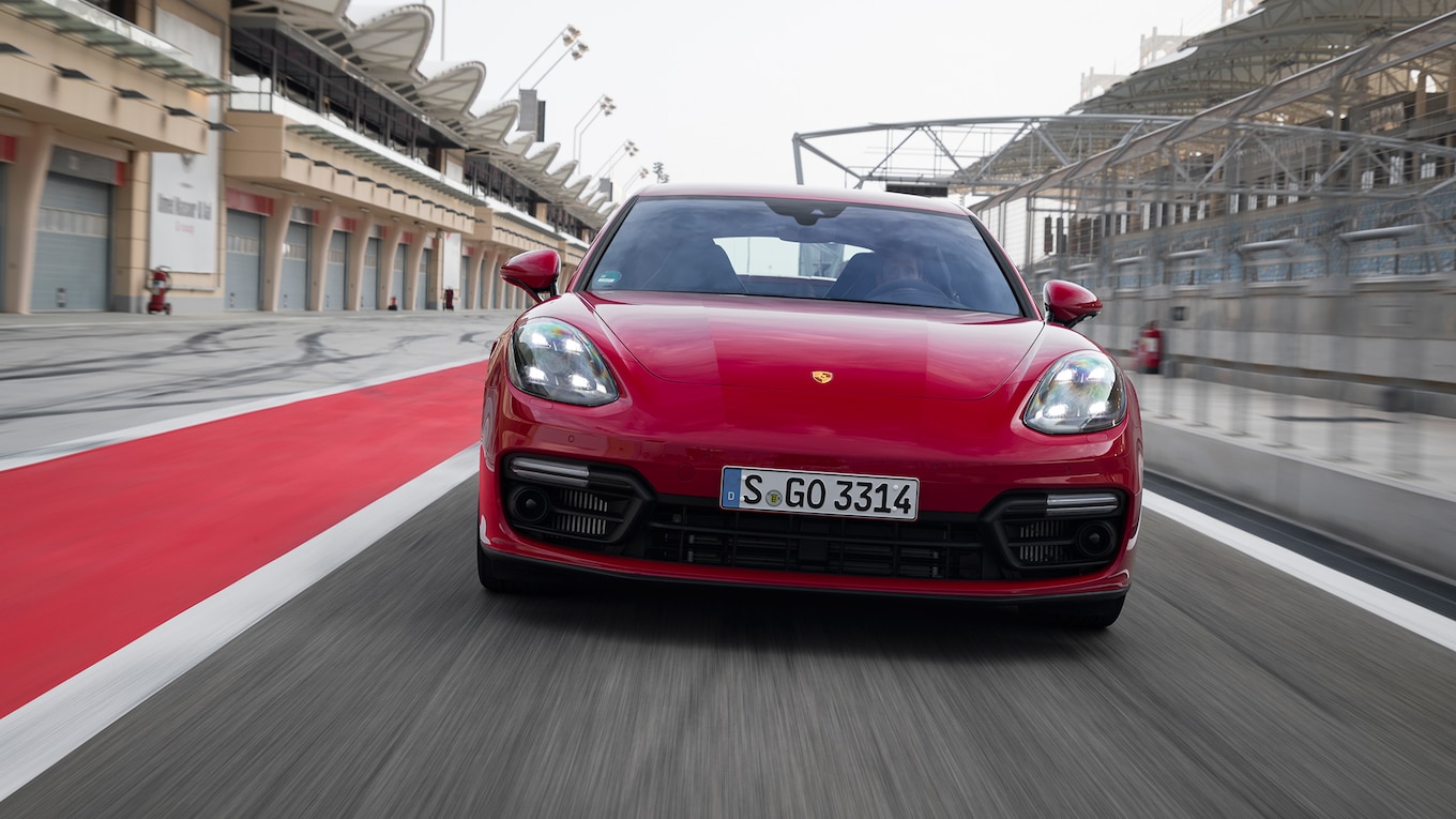 2019 Porsche Panamera GTS (Color: Carmine Red) Front Wallpapers #60 of 113