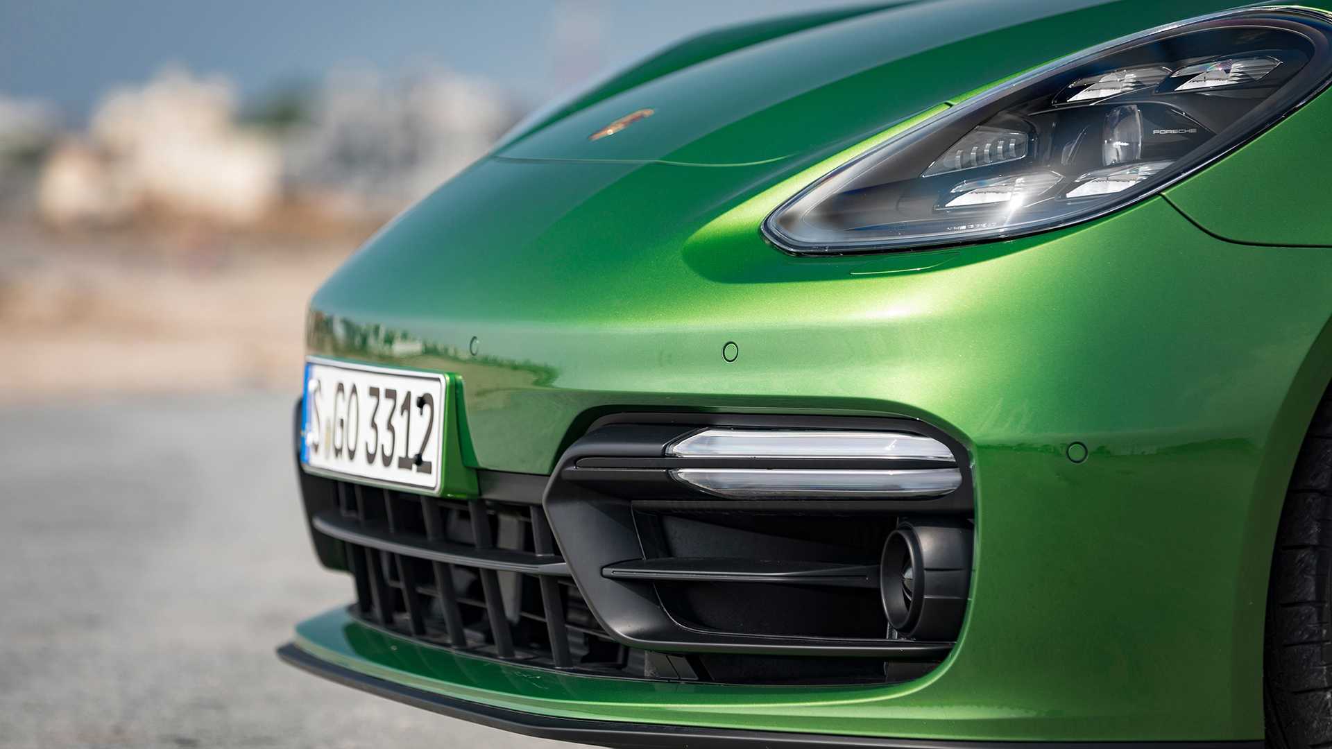 2019 Porsche Panamera GTS (Color: Mamba Green Metallic) Front Bumper Wallpapers #36 of 113