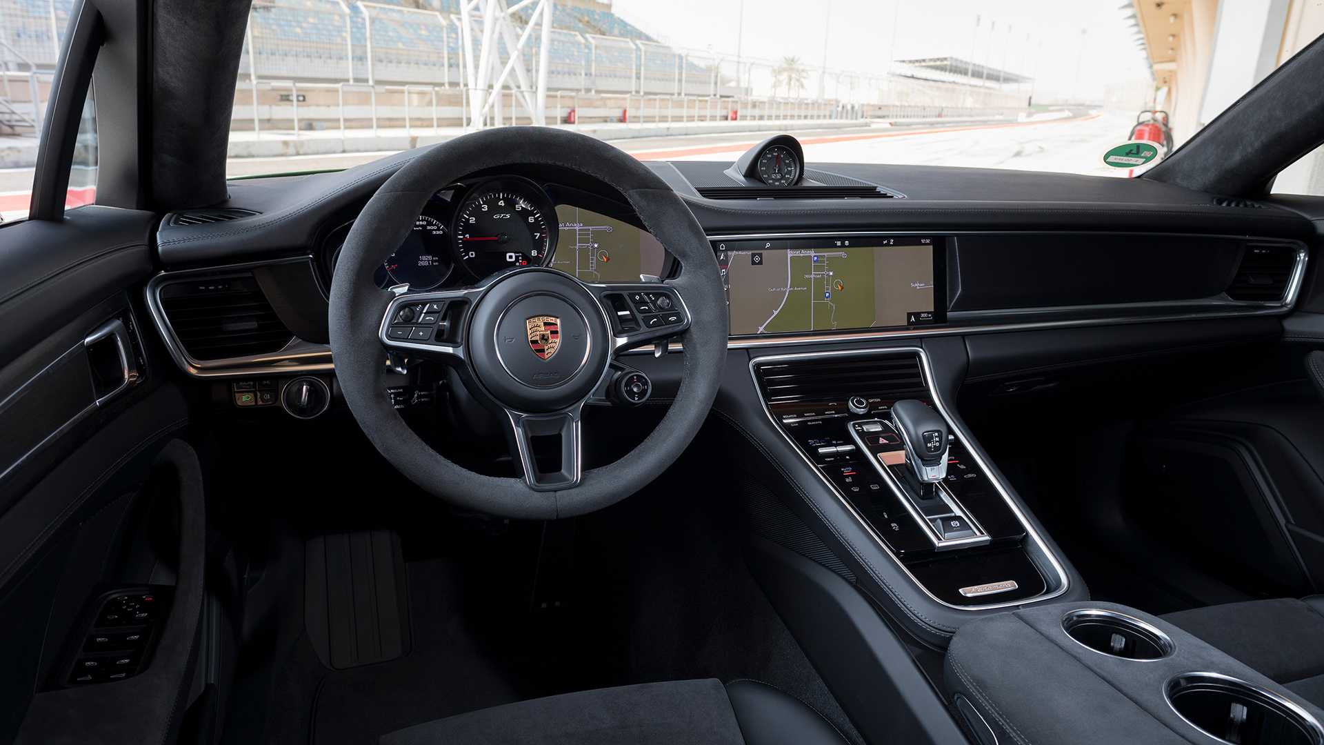 2019 Porsche Panamera GTS (Color: Mamba Green Metallic) Interior Cockpit Wallpapers #52 of 113