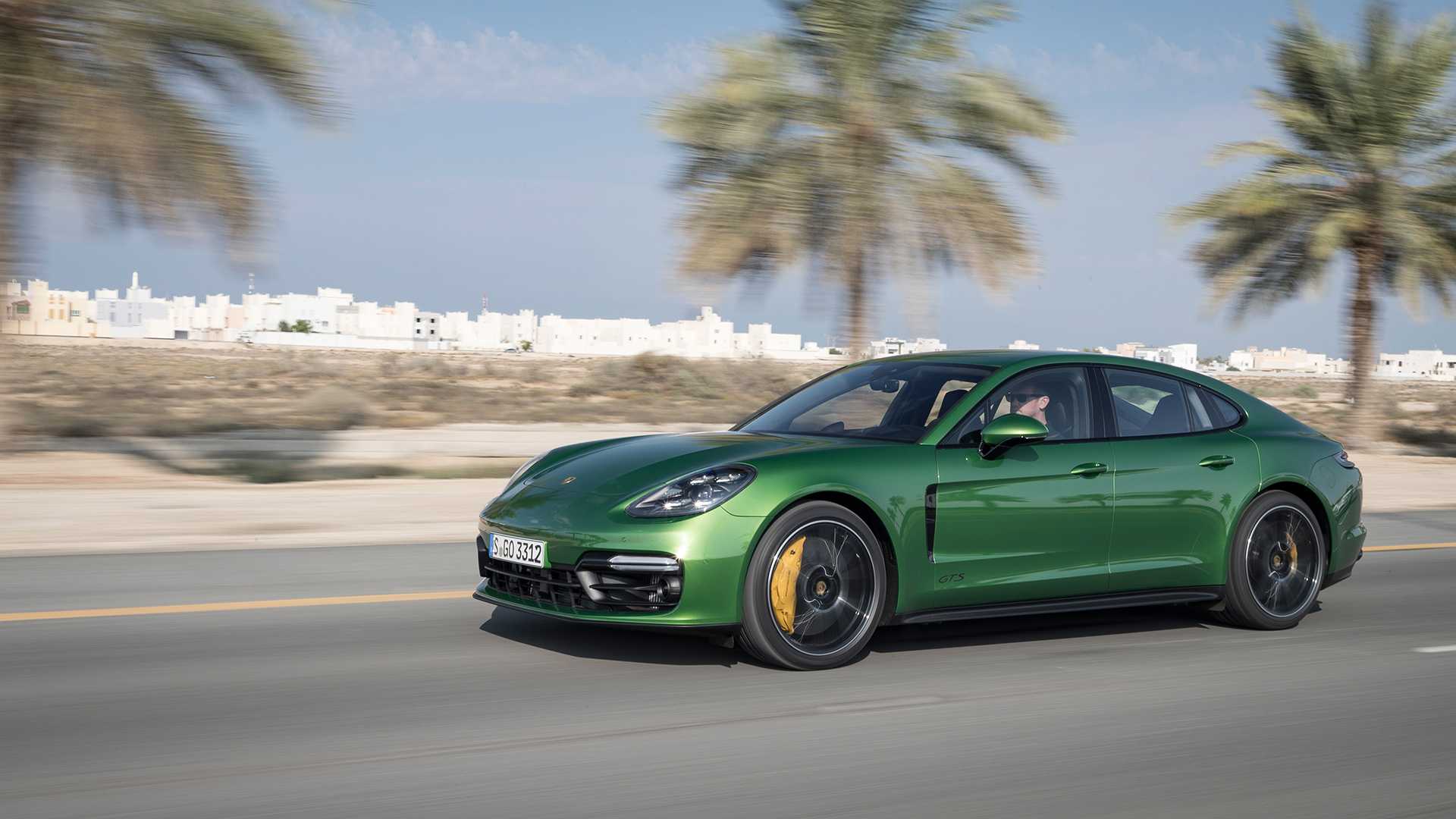 2019 Porsche Panamera GTS (Color: Mamba Green Metallic) Side Wallpapers #35 of 113