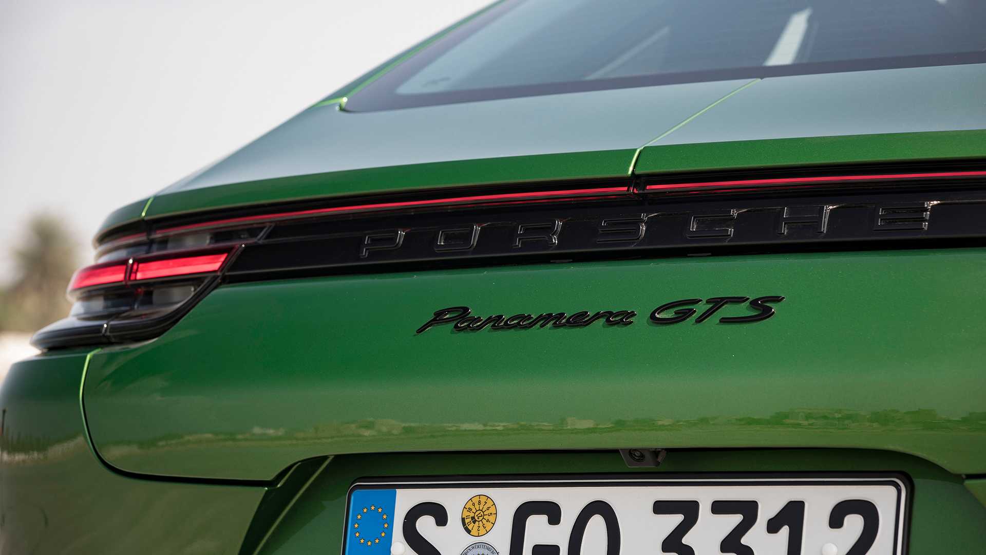2019 Porsche Panamera GTS (Color: Mamba Green Metallic) Spoiler Wallpapers #42 of 113