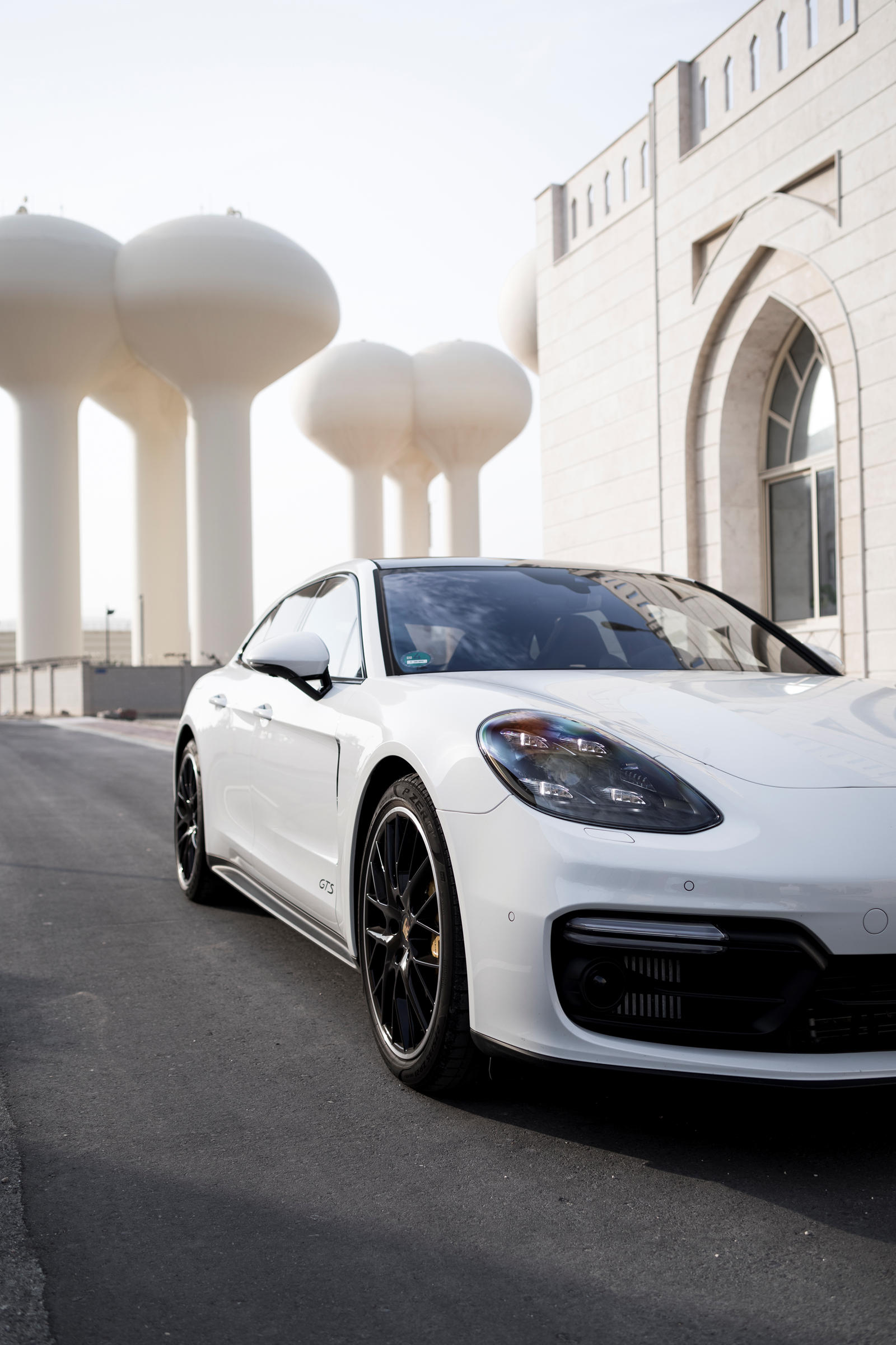 Порше Панамера GTS белая