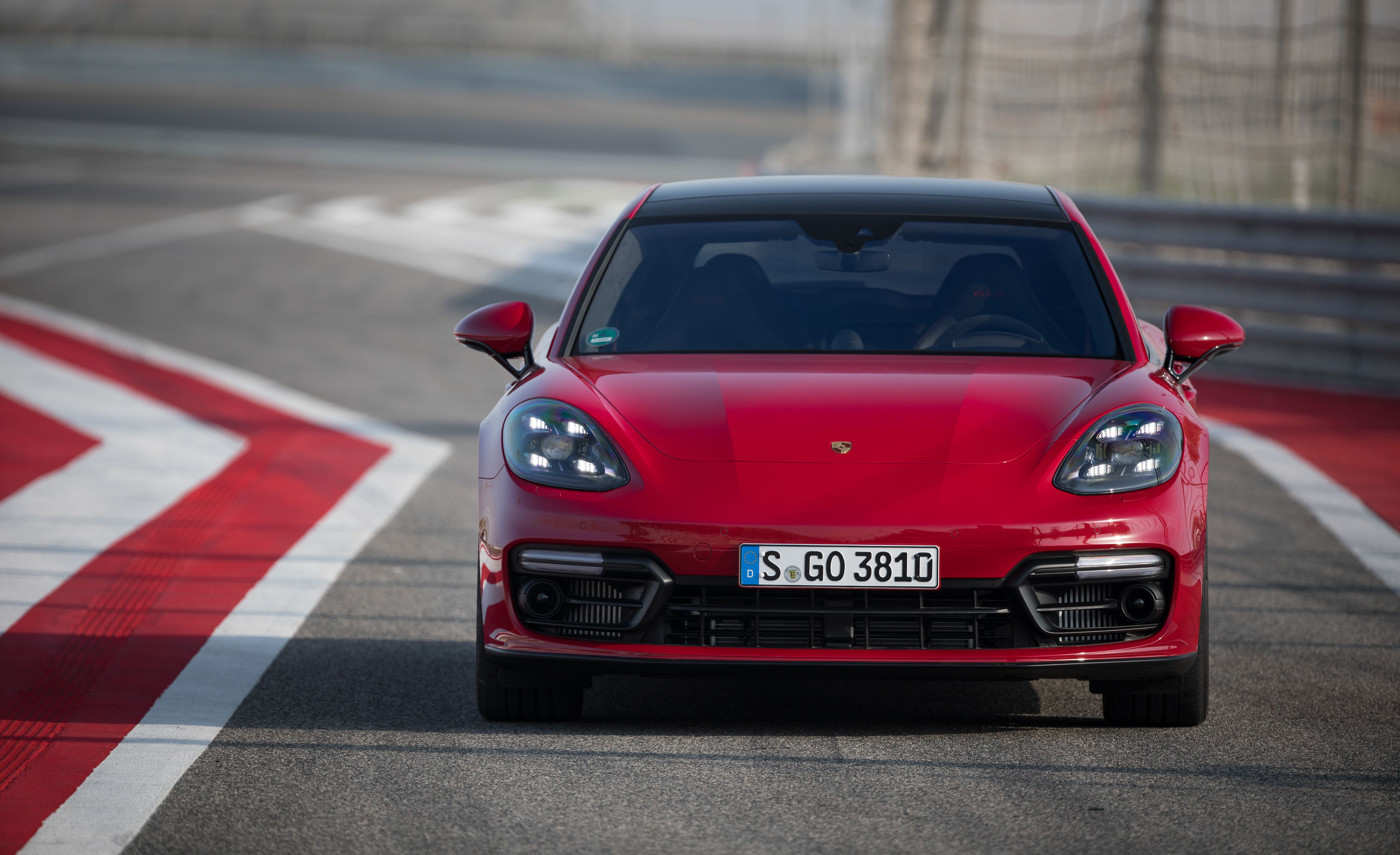 2019 Porsche Panamera GTS Sport Turismo Front Wallpapers (7)