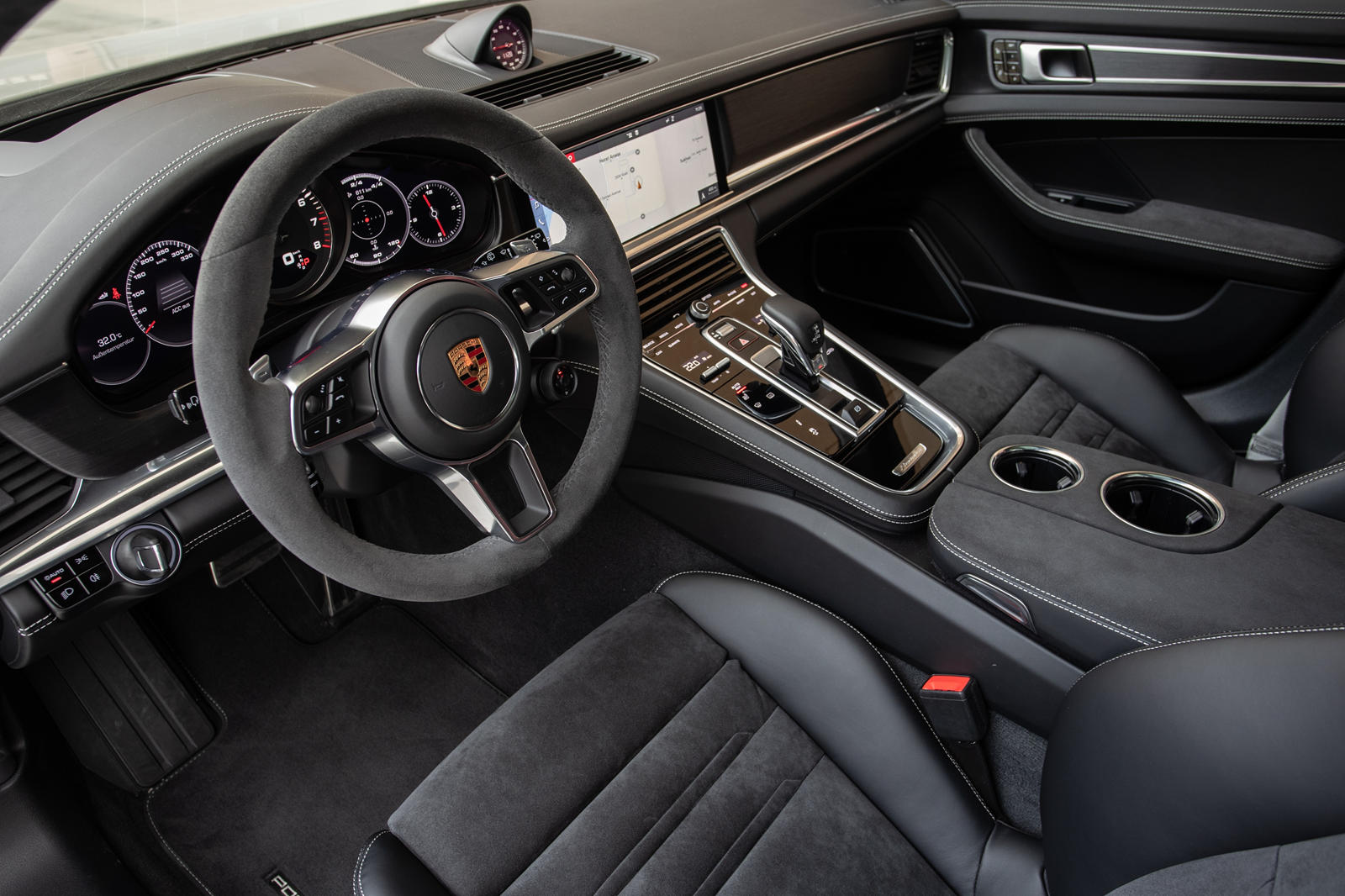 2019 Porsche Panamera GTS Sport Turismo Interior Wallpapers #85 of 93