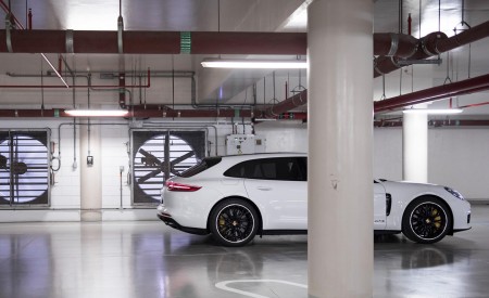 2019 Porsche Panamera GTS Sport Turismo Side Wallpapers 450x275 (74)