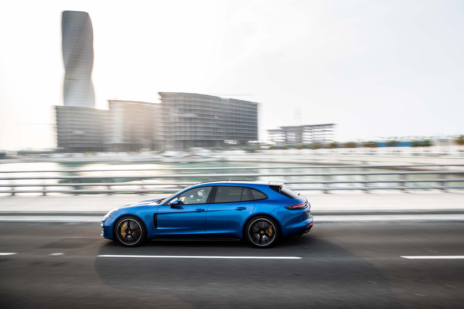 2019 Porsche Panamera GTS Sport Turismo Side Wallpapers #47 of 93