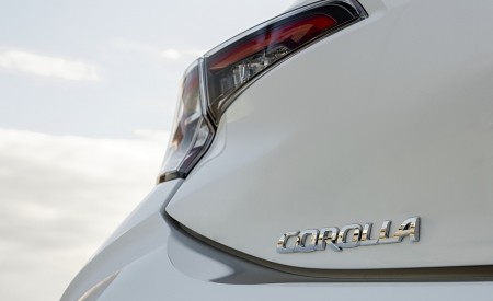 2019 Toyota Corolla Hatchback Hybrid 1.8L White Bitone (EU-Spec) Detail Wallpapers 450x275 (69)
