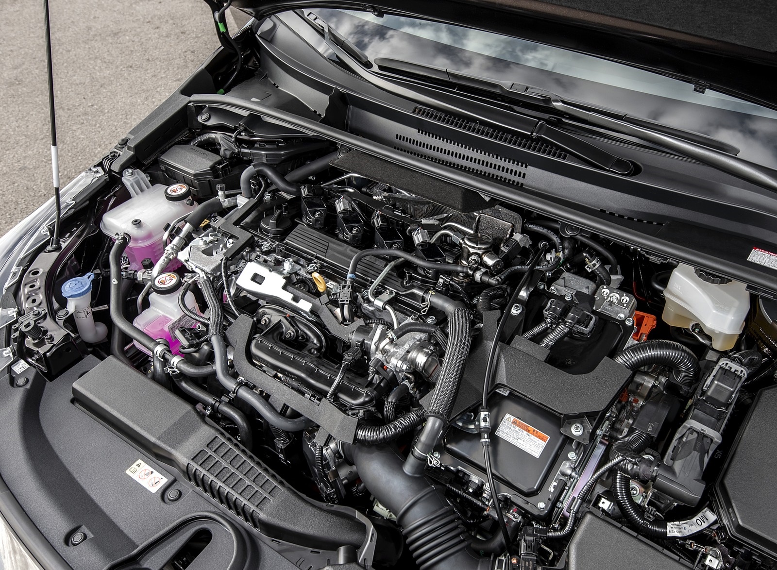 2019 Toyota Corolla Hatchback Hybrid 1.8L White Bitone (EU-Spec) Engine Wallpapers #70 of 81