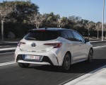 2019 Toyota Corolla Hatchback Hybrid 1.8L White Bitone (EU-Spec) Rear Three-Quarter Wallpapers 150x120 (50)