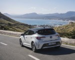 2019 Toyota Corolla Hatchback Hybrid 1.8L White Bitone (EU-Spec) Rear Three-Quarter Wallpapers 150x120 (55)