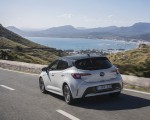 2019 Toyota Corolla Hatchback Hybrid 1.8L White Bitone (EU-Spec) Rear Three-Quarter Wallpapers 150x120