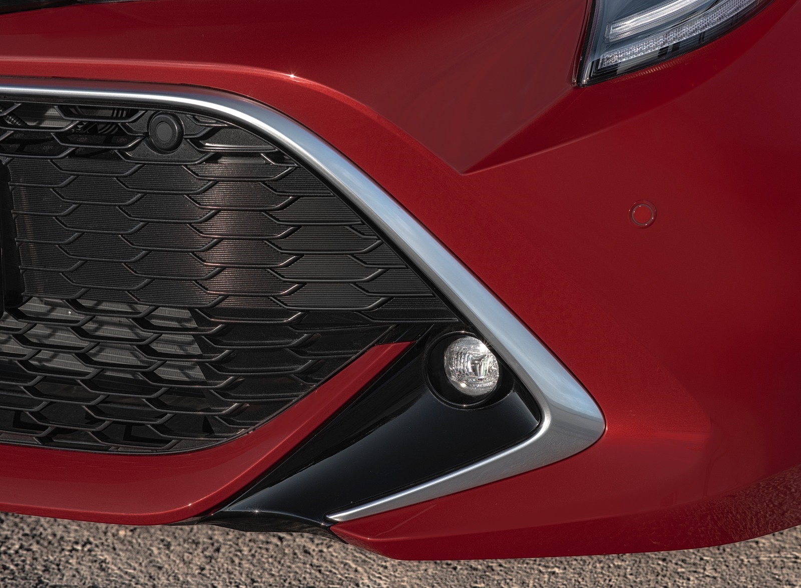 2019 Toyota Corolla Hatchback Hybrid 2.0L Red bitone (EU-Spec) Detail Wallpapers #34 of 81