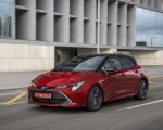 2019 Toyota Corolla Hatchback Hybrid 2.0L Red bitone (EU-Spec) Front Three-Quarter Wallpapers 150x120 (18)