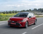 2019 Toyota Corolla Hatchback Hybrid 2.0L Red bitone (EU-Spec) Front Three-Quarter Wallpapers 150x120 (11)