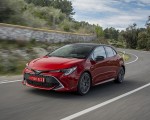 2019 Toyota Corolla Hatchback Hybrid 2.0L Red bitone (EU-Spec) Front Three-Quarter Wallpapers 150x120 (12)