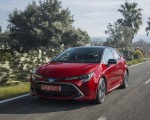 2019 Toyota Corolla Hatchback Hybrid 2.0L Red bitone (EU-Spec) Front Three-Quarter Wallpapers 150x120