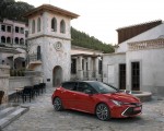 2019 Toyota Corolla Hatchback Hybrid 2.0L Red bitone (EU-Spec) Front Three-Quarter Wallpapers 150x120 (30)