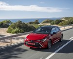 2019 Toyota Corolla Hatchback Hybrid 2.0L Red bitone (EU-Spec) Front Three-Quarter Wallpapers 150x120