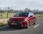 2019 Toyota Corolla Hatchback Hybrid 2.0L Red bitone (EU-Spec) Front Three-Quarter Wallpapers 150x120