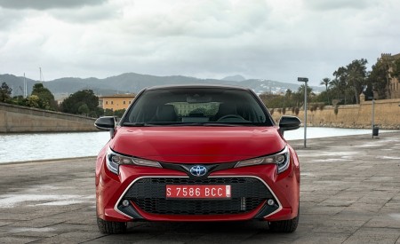 2019 Toyota Corolla Hatchback Hybrid 2.0L Red bitone (EU-Spec) Front Wallpapers 450x275 (31)