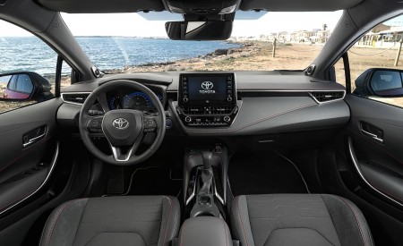 2019 Toyota Corolla Hatchback Hybrid 2.0L Red bitone (EU-Spec) Interior Cockpit Wallpapers 450x275 (45)