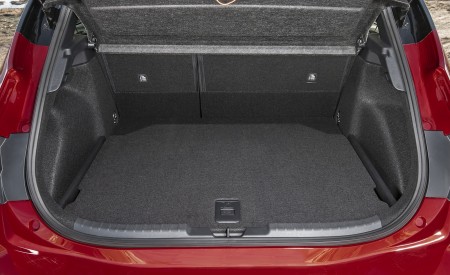 2019 Toyota Corolla Hatchback Hybrid 2.0L Red bitone (EU-Spec) Trunk Wallpapers 450x275 (42)