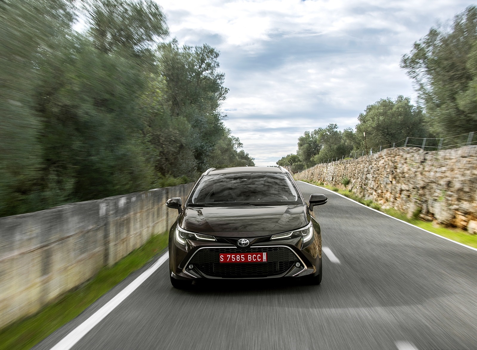 2019 Toyota Corolla Touring Sports 2.0L Brown (EU-Spec) Front Wallpapers #17 of 71