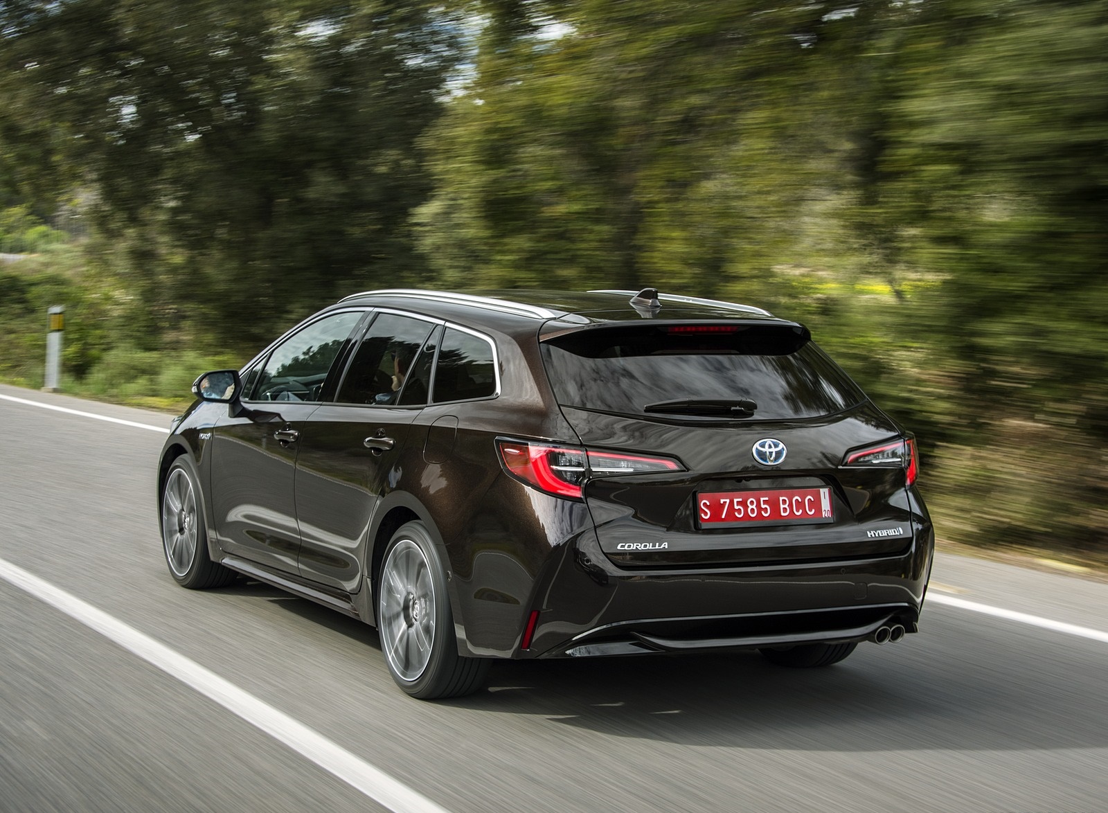 2019 Toyota Corolla Touring Sports 2.0L Brown (EU-Spec) Rear Three-Quarter Wallpapers #12 of 71