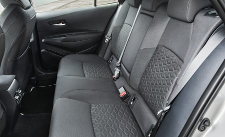 2019 Toyota Corolla Touring Sports Hybrid 1.8L Platinum (EU-Spec) Interior Rear Seats Wallpapers 450x275 (58)