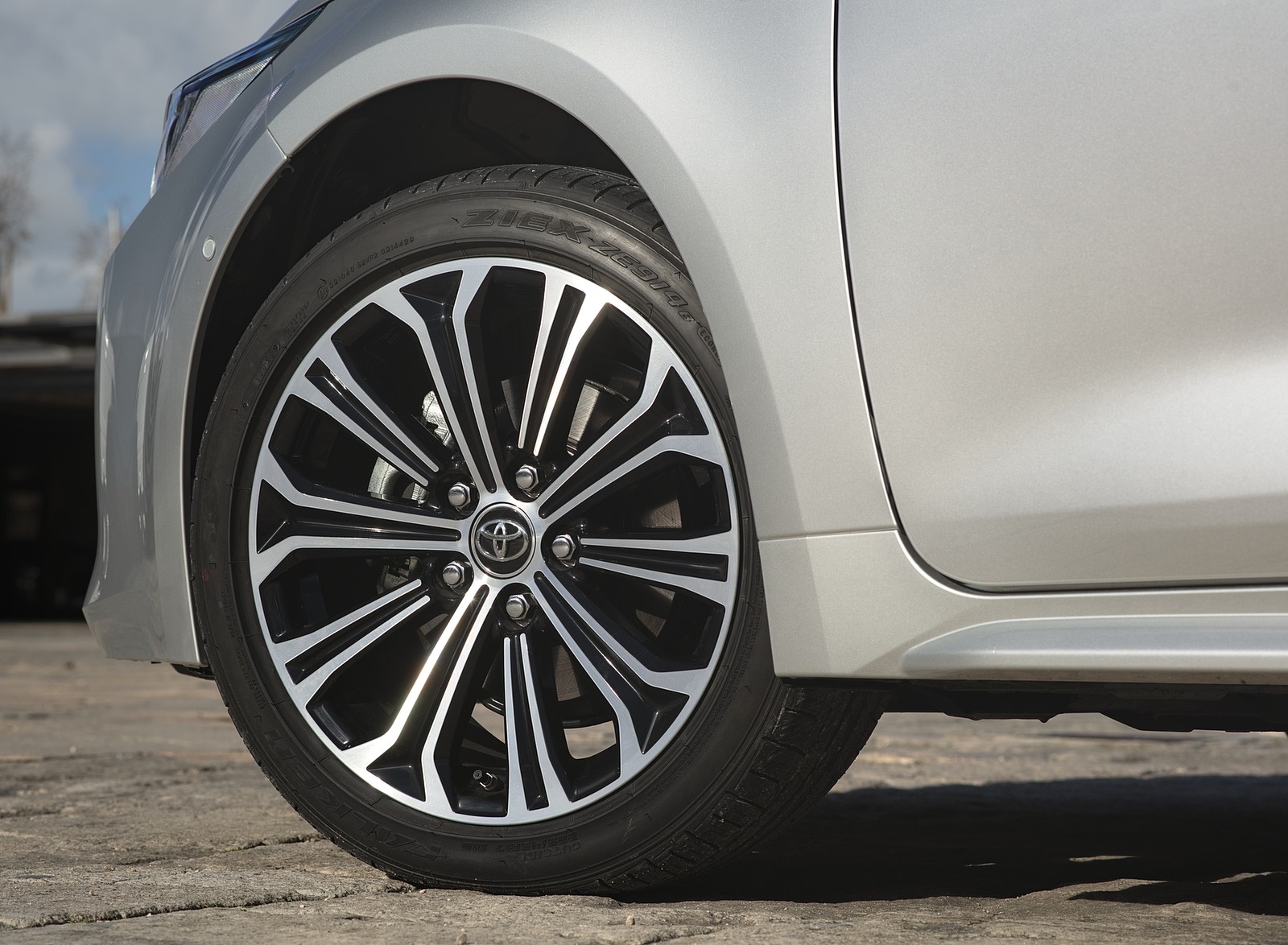 2019 Toyota Corolla Touring Sports Hybrid 1.8L Platinum (EU-Spec) Wheel Wallpapers #49 of 71