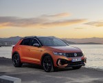 2019 Volkswagen T-Roc R Front Three-Quarter Wallpapers 150x120