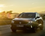 2019 Volkswagen T-Roc R Front Three-Quarter Wallpapers 150x120