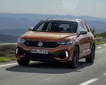 2019 Volkswagen T-Roc R Front Three-Quarter Wallpapers 150x120