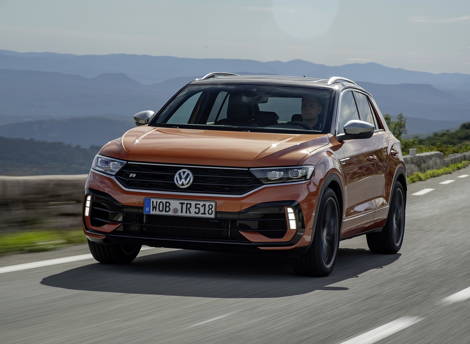 2019 Volkswagen T-Roc R Front Three-Quarter Wallpapers #56 of 173