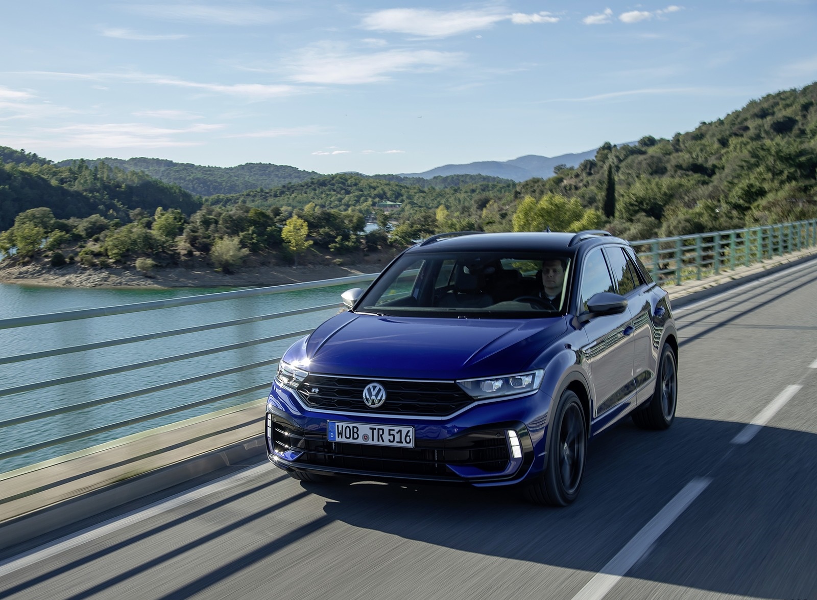 2019 Volkswagen T-Roc R Front Three-Quarter Wallpapers #4 of 173