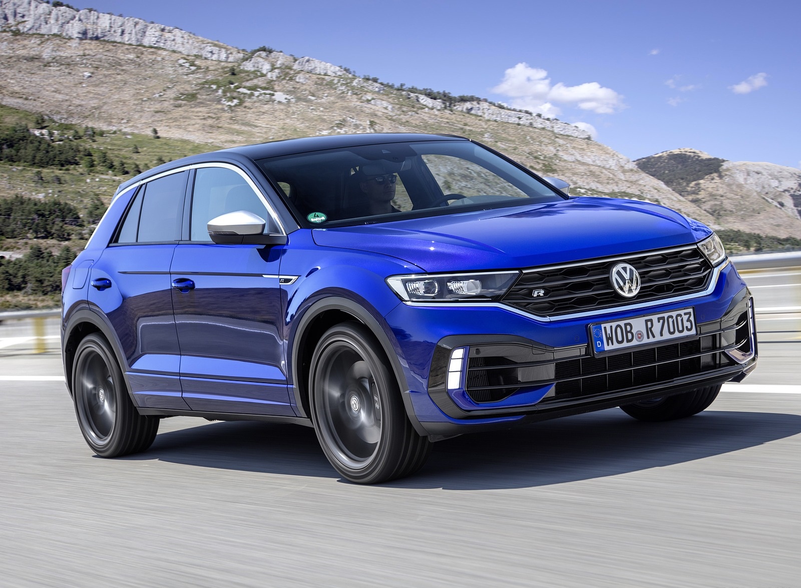 2019 Volkswagen T-Roc R Front Three-Quarter Wallpapers #124 of 173