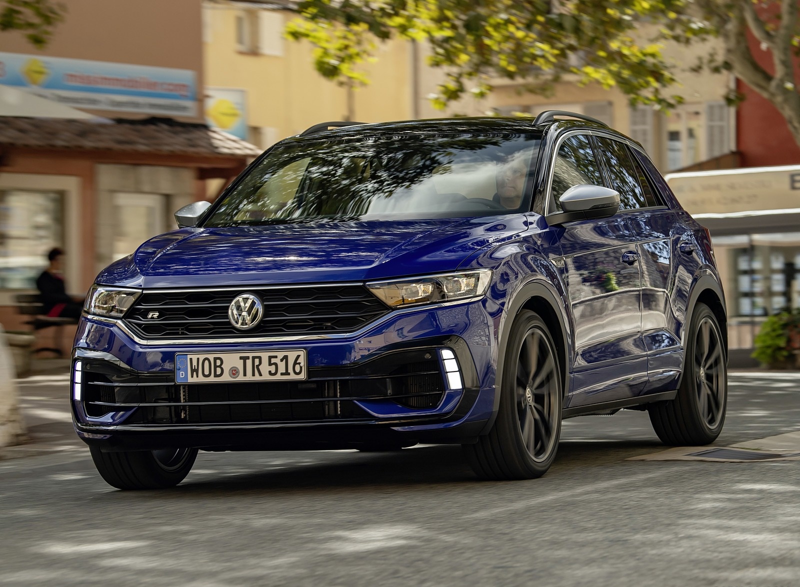 2019 Volkswagen T-Roc R Front Three-Quarter Wallpapers #26 of 173