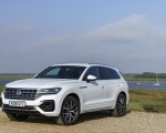 2019 Volkswagen Touareg V6 TDI R-Line (UK-Spec) Front Three-Quarter Wallpapers 150x120 (5)