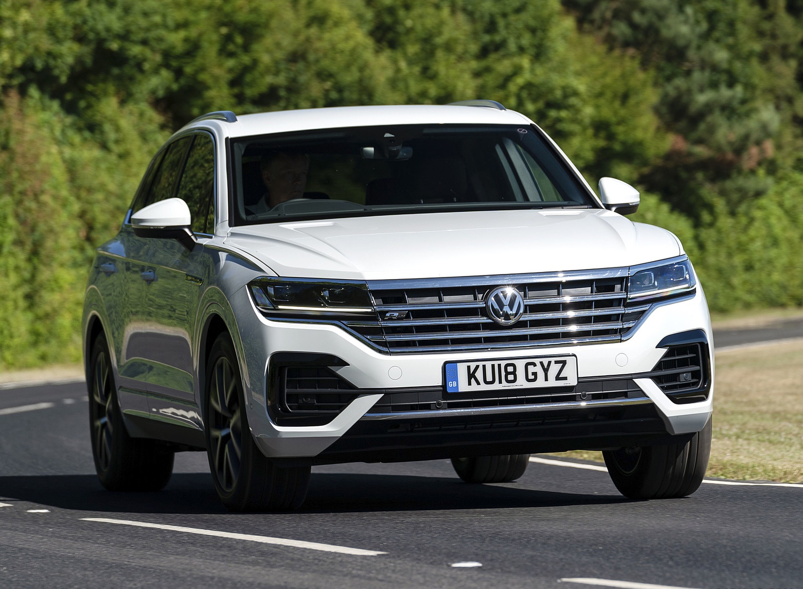 2019 Volkswagen Touareg V6 TDI R-Line (UK-Spec) Front Wallpapers #2 of 43